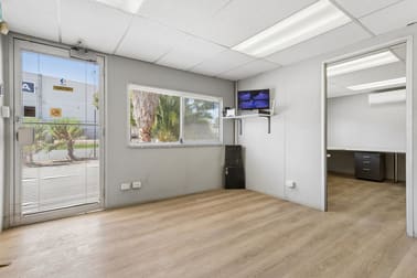 17 Playford Crescent Salisbury North SA 5108 - Image 3