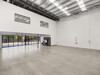 Click to view all images 1-3/158 Canterbury Road Bayswater North VIC 3153 - Image 3