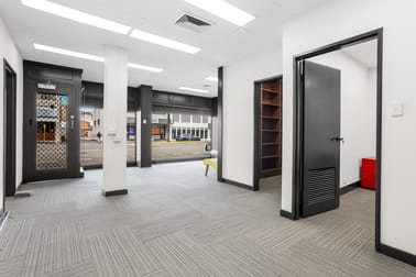 8 William Rockhampton City QLD 4700 - Image 1