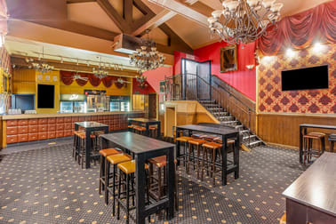 Click to view all images 2-4 William Rockhampton QLD 4701 - Image 3