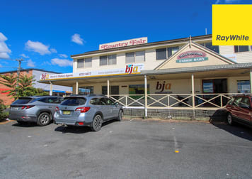 Click to view all images Suite 4 / 18 Sweaney Street Inverell NSW 2360 - Image 1