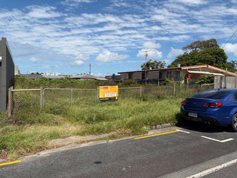 Click to view all images 2 Mayes Avenue Caloundra QLD 4551 - Image 3