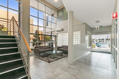 4b/16 Kearns Crescent Ardross WA 6153 - Image 3