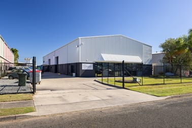 Units 2 & 3, 9 Seasands Drive Redhead NSW 2290 - Image 1