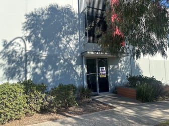 Click to view all images 2/82 Gateway Boulevard Epping VIC 3076 - Image 1