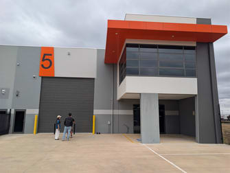 25E Infinity Dr Truganina VIC 3029 - Image 1