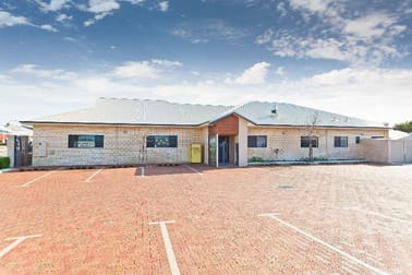 Click to view all images 218 Santa Barbara Parade Quinns Rocks WA 6030 - Image 2