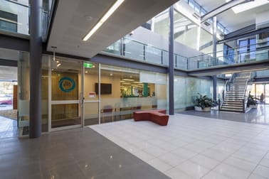 16/17/2 King Street Deakin ACT 2600 - Image 2