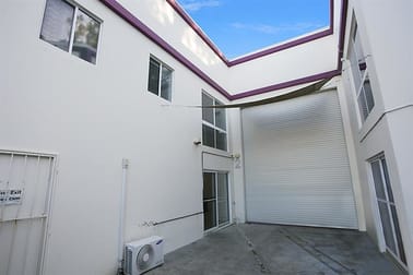 Click to view all images 2/47 Taree Street Burleigh Heads QLD 4220 - Image 3