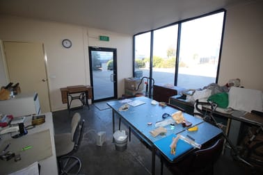 Click to view all images 2/6 Leah Grove Carrum Downs VIC 3201 - Image 2