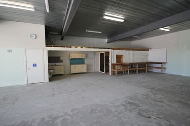 12 Thorne Street Wynnum QLD 4178 - Image 3