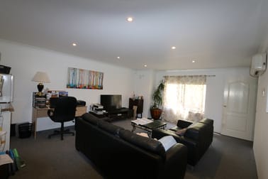 3/8 Fortitude Cres Burleigh Heads QLD 4220 - Image 3