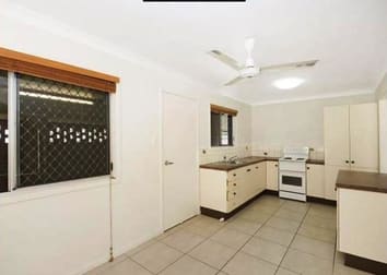 Click to view all images 125 THURINGOWA DRIVE Kirwan QLD 4817 - Image 3