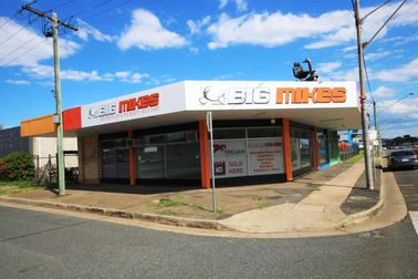 1 and 2/158 Musgrave Street Berserker QLD 4701 - Image 3