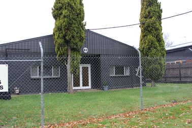 63 Urquhart Street Woodend VIC 3442 - Image 2