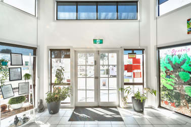 Click to view all images 2 Moorefield Park Drive Wodonga VIC 3690 - Image 2