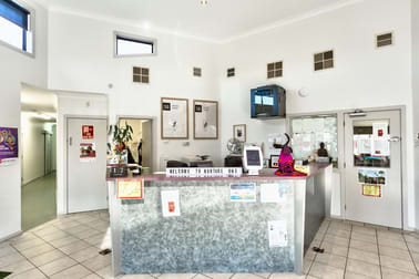 Click to view all images 2 Moorefield Park Drive Wodonga VIC 3690 - Image 3