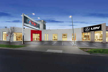 Click to view all images 1 Nepean Highway Mentone VIC 3194 - Image 1
