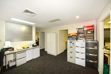 Suite 4/66 Poinciana Avenue Tewantin QLD 4565 - Image 2