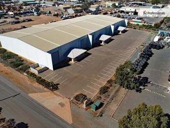 1/69 Craig Road West Kalgoorlie WA 6430 - Image 1