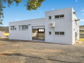 Whole Building/3 Dyer Crescent West Gosford NSW 2250 - Image 3