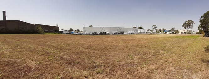 Click to view all images 50-52 Islander Rd Pialba QLD 4655 - Image 2