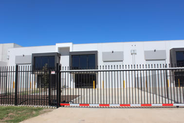 18 Fastline Drive Truganina VIC 3029 - Image 2