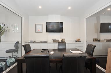 2/18 Diane Street Mornington VIC 3931 - Image 3