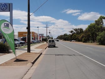 201 Adelaide Road Murray Bridge SA 5253 - Image 3