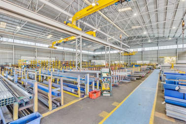 Click to view all images 1-17 Knight Street Park Avenue QLD 4701 - Image 3