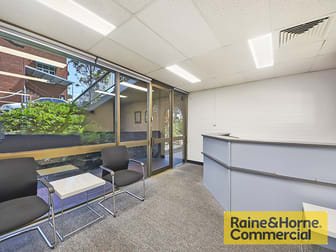 6/220 Boundary Street Spring Hill QLD 4000 - Image 3