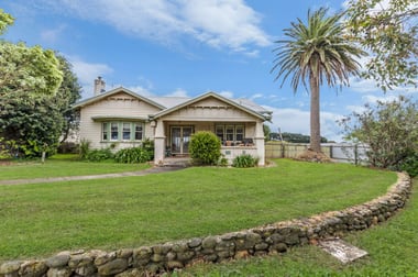 Click to view all images 87 Russell Street Dennington VIC 3280 - Image 3
