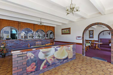 2/484 Union Road Lavington NSW 2641 - Image 3