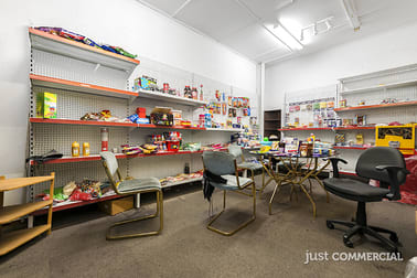 Click to view all images 7 Carinish Road Oakleigh South VIC 3167 - Image 3