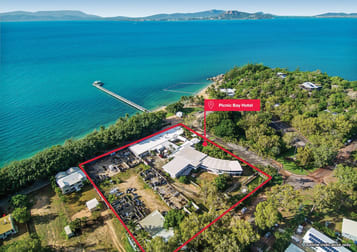 The Picnic Bay Hotel & Marlin Bar Magnetic Island QLD 4819 - Image 1