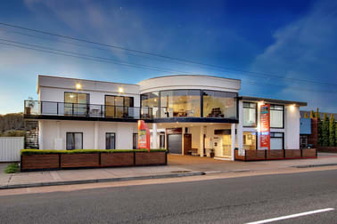115 Esplanade Lakes Entrance VIC 3909 - Image 1