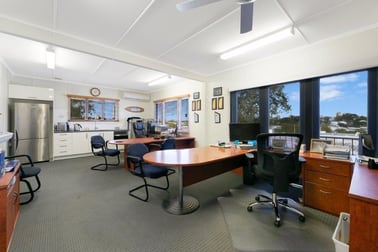 37 Brolga Avenue Southport QLD 4215 - Image 2