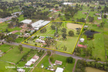 Click to view all images 31 Wynyard Avenue Rossmore NSW 2557 - Image 2