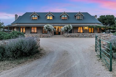 Abbotsford Country House 219 Yaldara Drive Lyndoch SA 5351 - Image 2