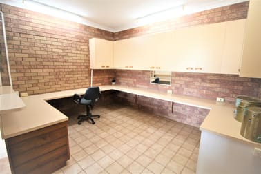 2/493 South Street Harristown QLD 4350 - Image 2