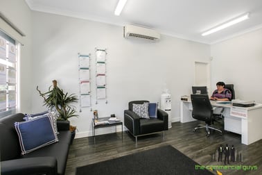 4/5 Biggs Ave Beachmere QLD 4510 - Image 3