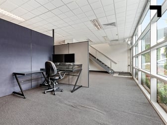 2/3 Westside Avenue Port Melbourne VIC 3207 - Image 2