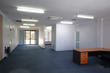 13/6 Leigh Burswood WA 6100 - Image 3