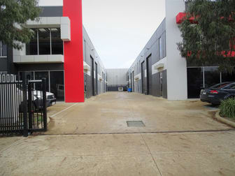 4 Carpenter Close Cranbourne West VIC 3977 - Image 1