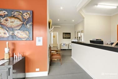 Click to view all images 2 Gray Street Lakes Entrance VIC 3909 - Image 2