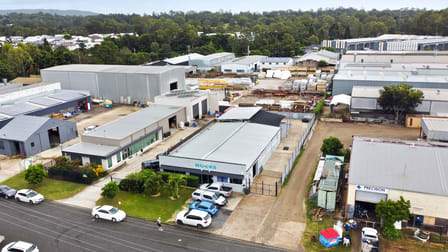 Click to view all images 19 Benronalds Street Seventeen Mile Rocks QLD 4073 - Image 2