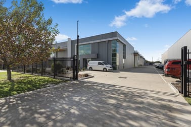 2/14 Commercial Drive Pakenham VIC 3810 - Image 1