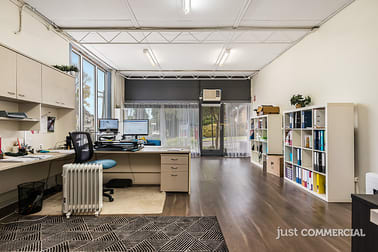 43 Martin Place Glen Waverley VIC 3150 - Image 2