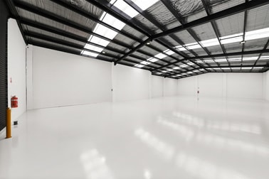 Click to view all images 11 Beach Avenue Mordialloc VIC 3195 - Image 2