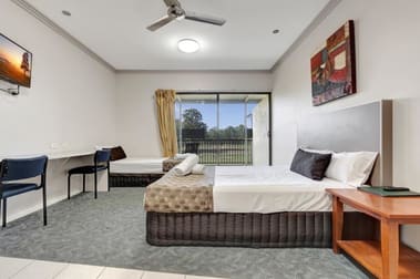 Premium Accommodation/1-10/160 Egerton St Emerald QLD 4720 - Image 1